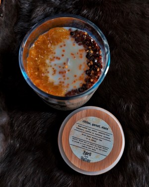 tomte's treasure | 10 oz ritual candle