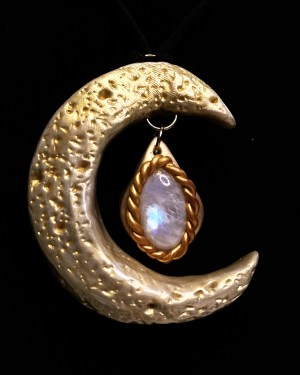 golden crescent moon pendant necklace