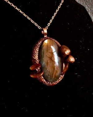 mycelial heart | labradorite mushroom talisman